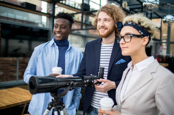 Comment choisir des jumelles adaptées à l'observation de la faune en camping?
